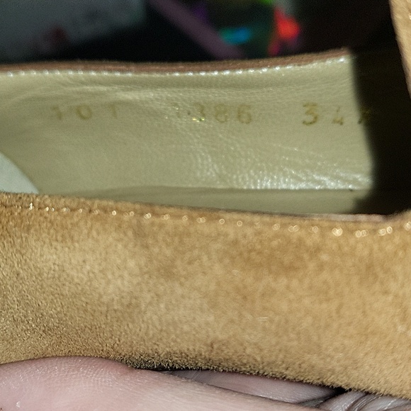 Gucci Woman's Bamboo Low Heel Pumps - Picture 15 of 16